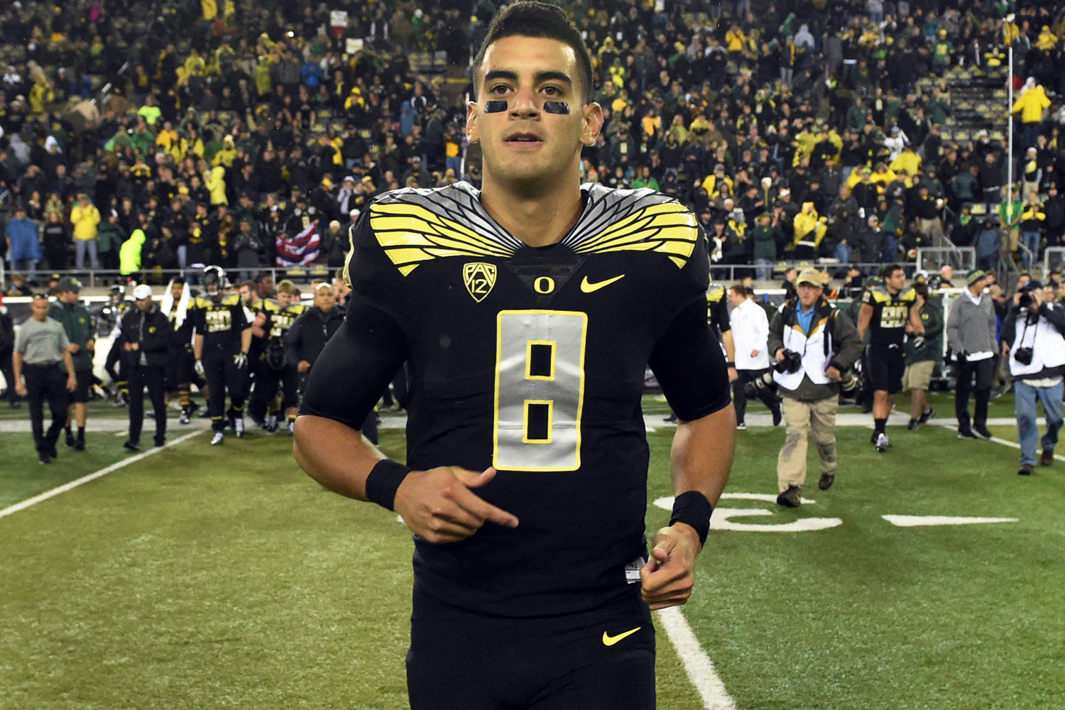 Titans Pray Mariota Not Another Vince Young