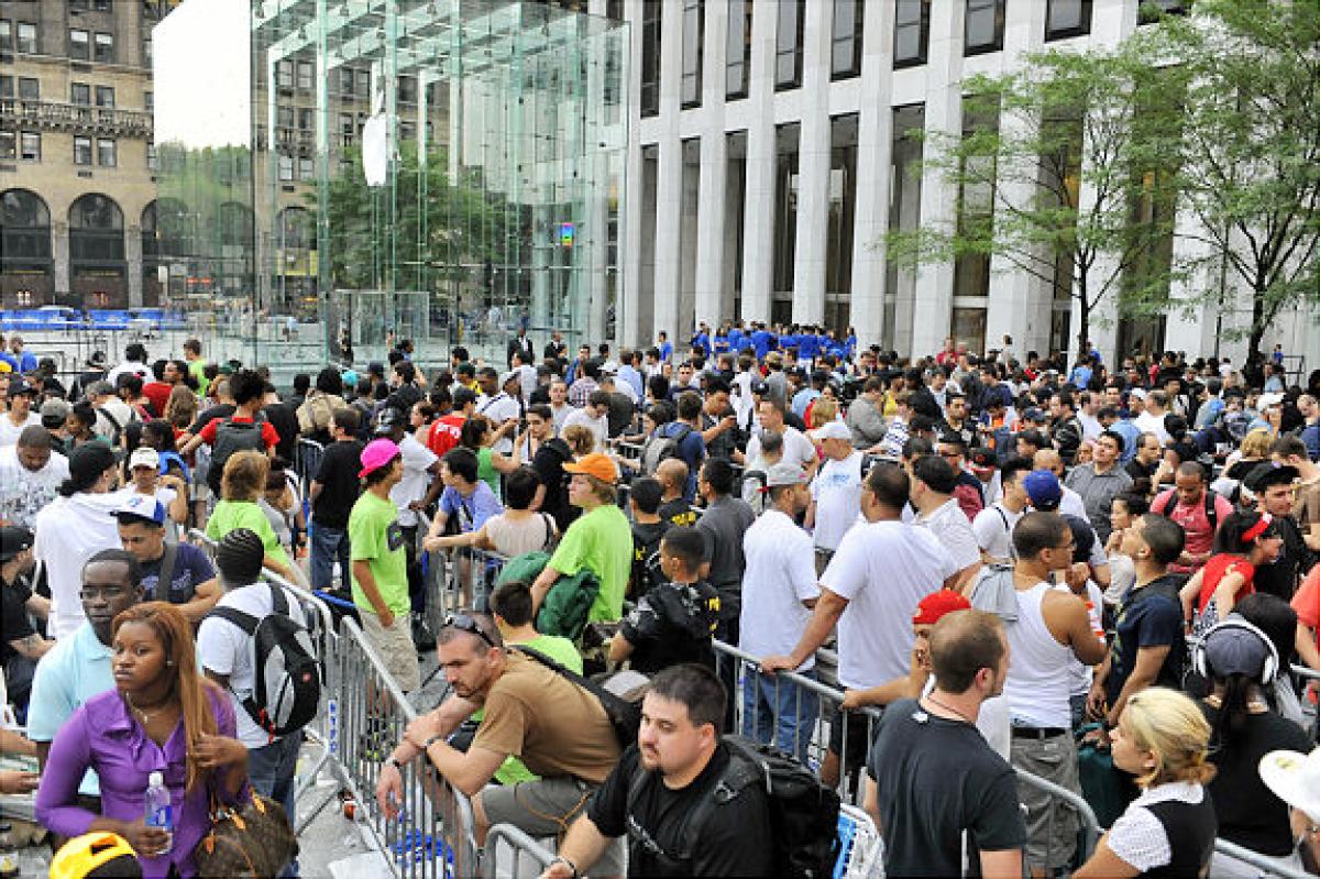 Apple Fans in a Frenzy Anticipating New iPhone