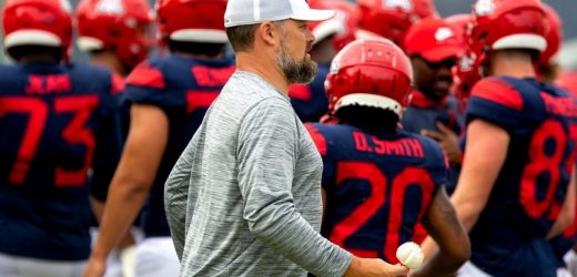 Brennan Carroll sees path to improvement for Arizona’s offensive line after struggles in 2021